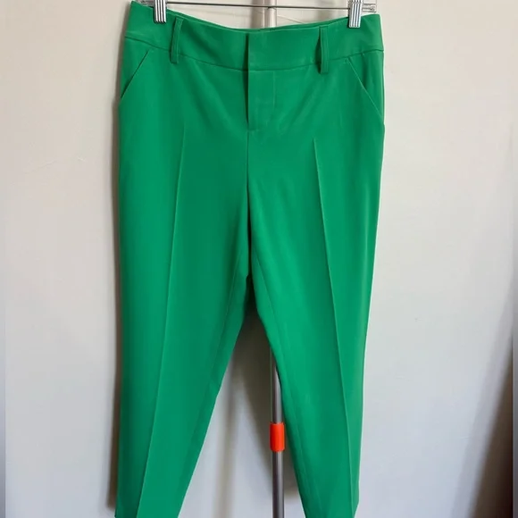 NWT Alice + Olivia Vibrant Green Cropped Pants - Picture 2 of 9